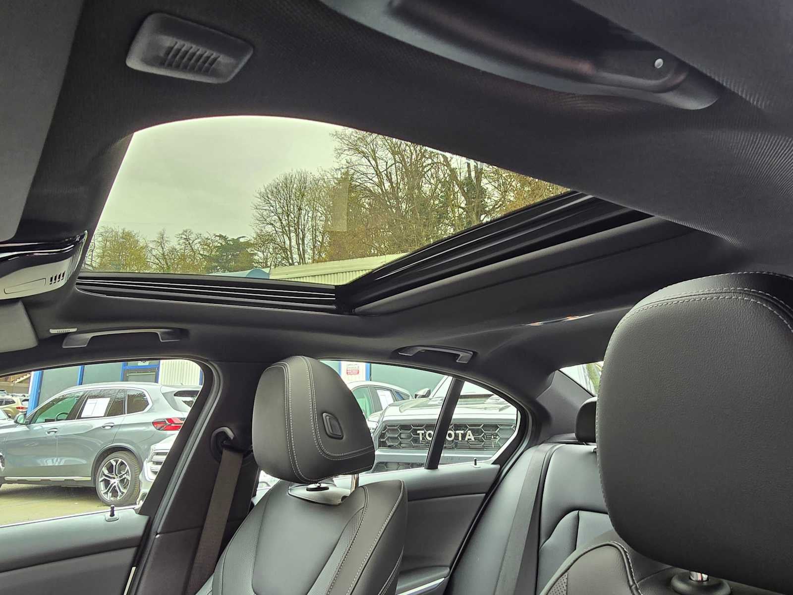 2025 BMW 330i xDrive 330i xDrive