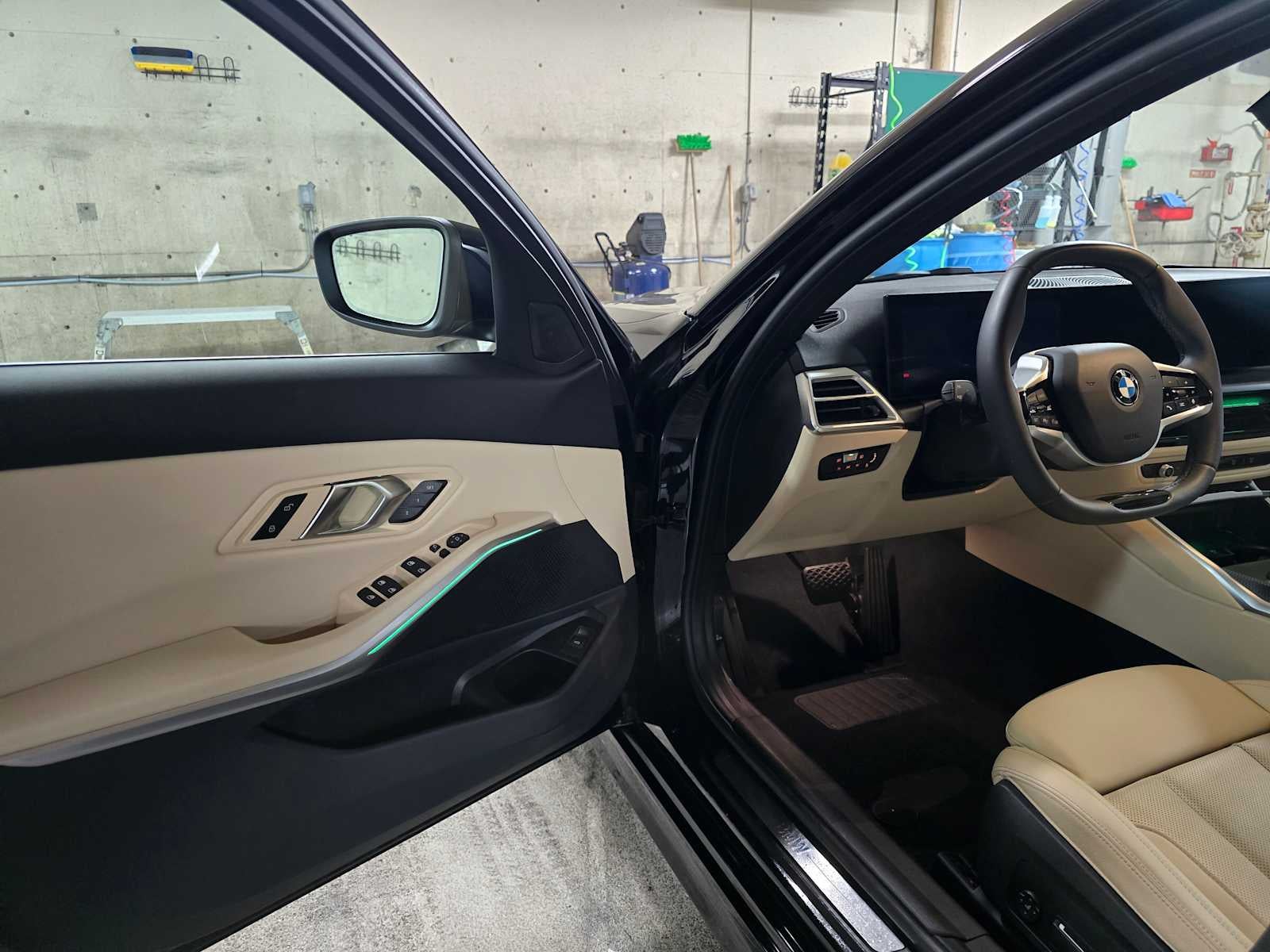 2025 BMW 330i xDrive 330i xDrive