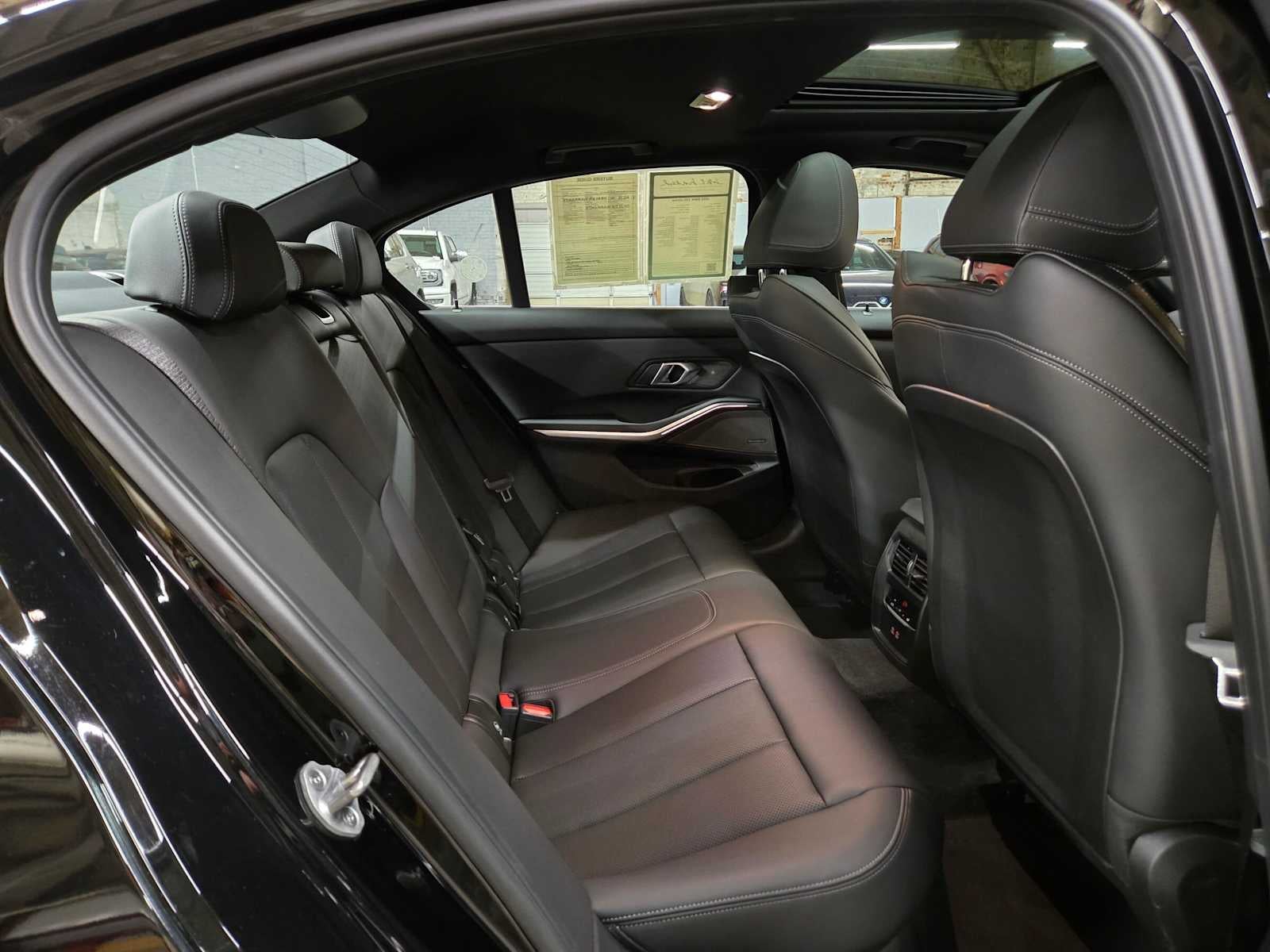 2025 BMW 3 Series 330i xDrive