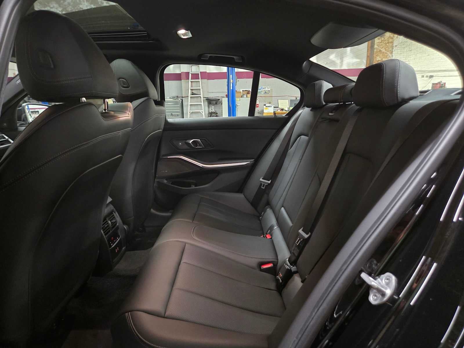 2025 BMW 3 Series 330i xDrive