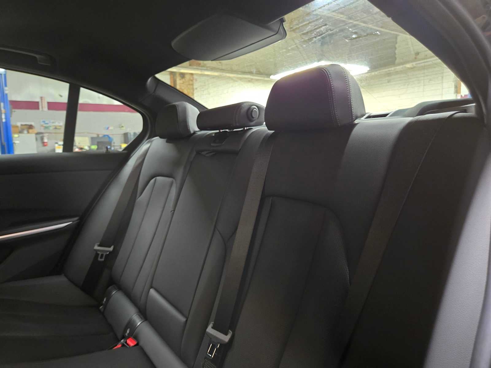 2025 BMW 3 Series 330i xDrive