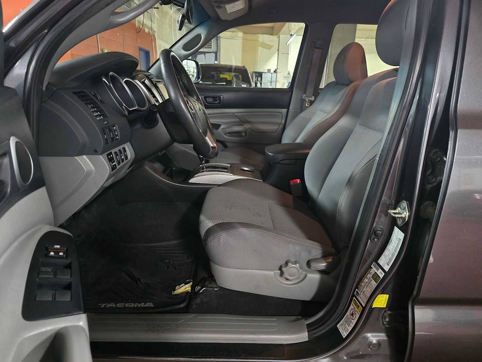 2015 Toyota Tacoma 4WD Double Cab V6 AT (Natl)