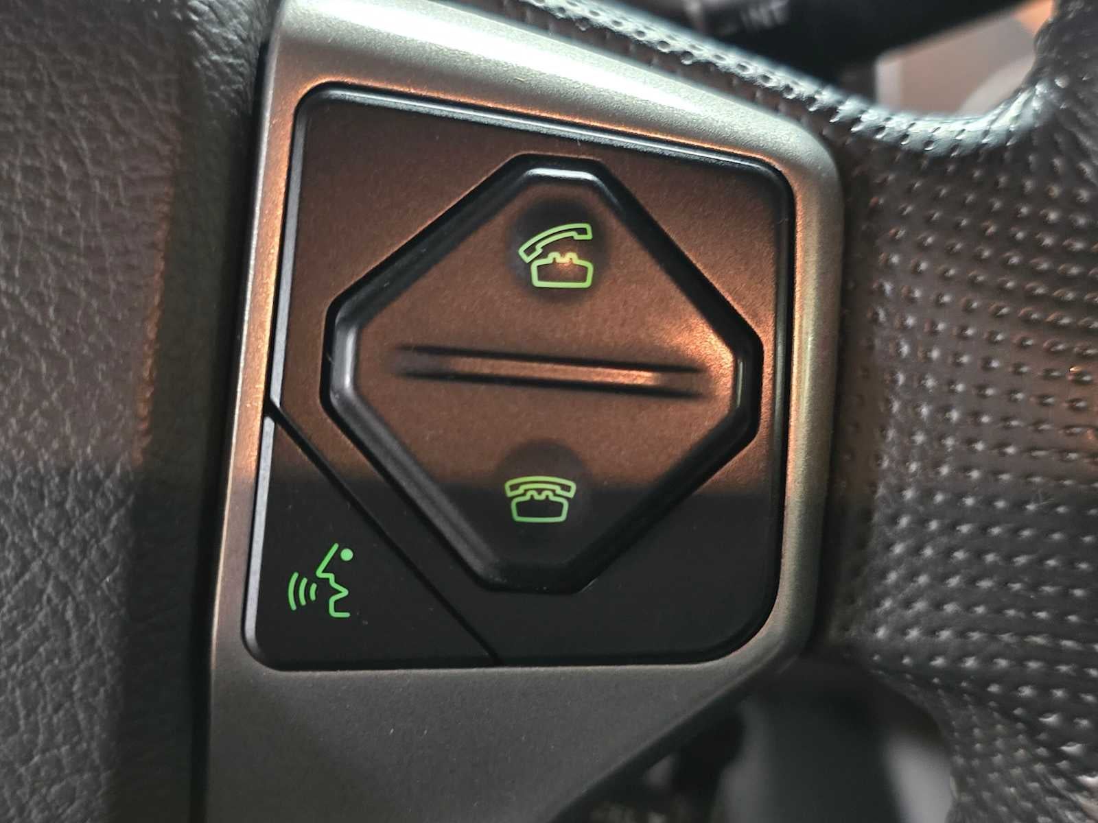 2015 Toyota Tacoma 4WD Double Cab V6 AT (Natl)