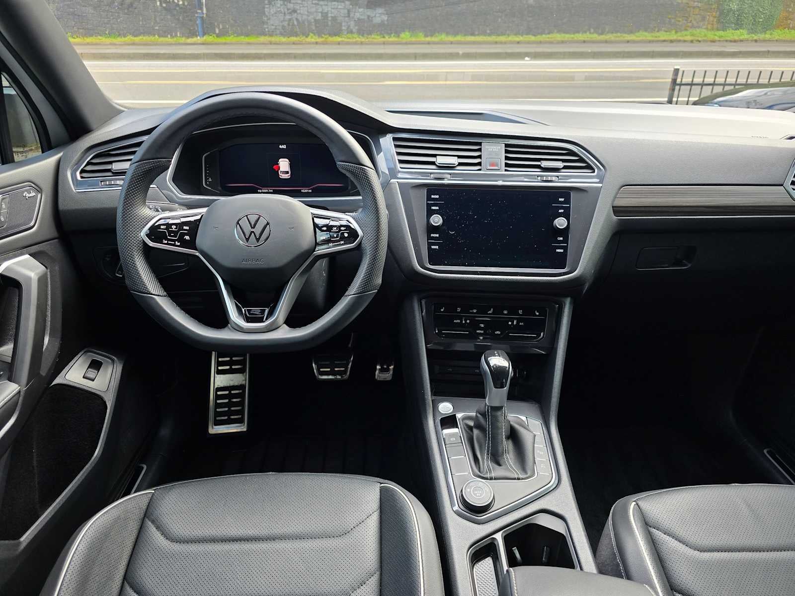 2023 Volkswagen Tiguan SEL R-Line