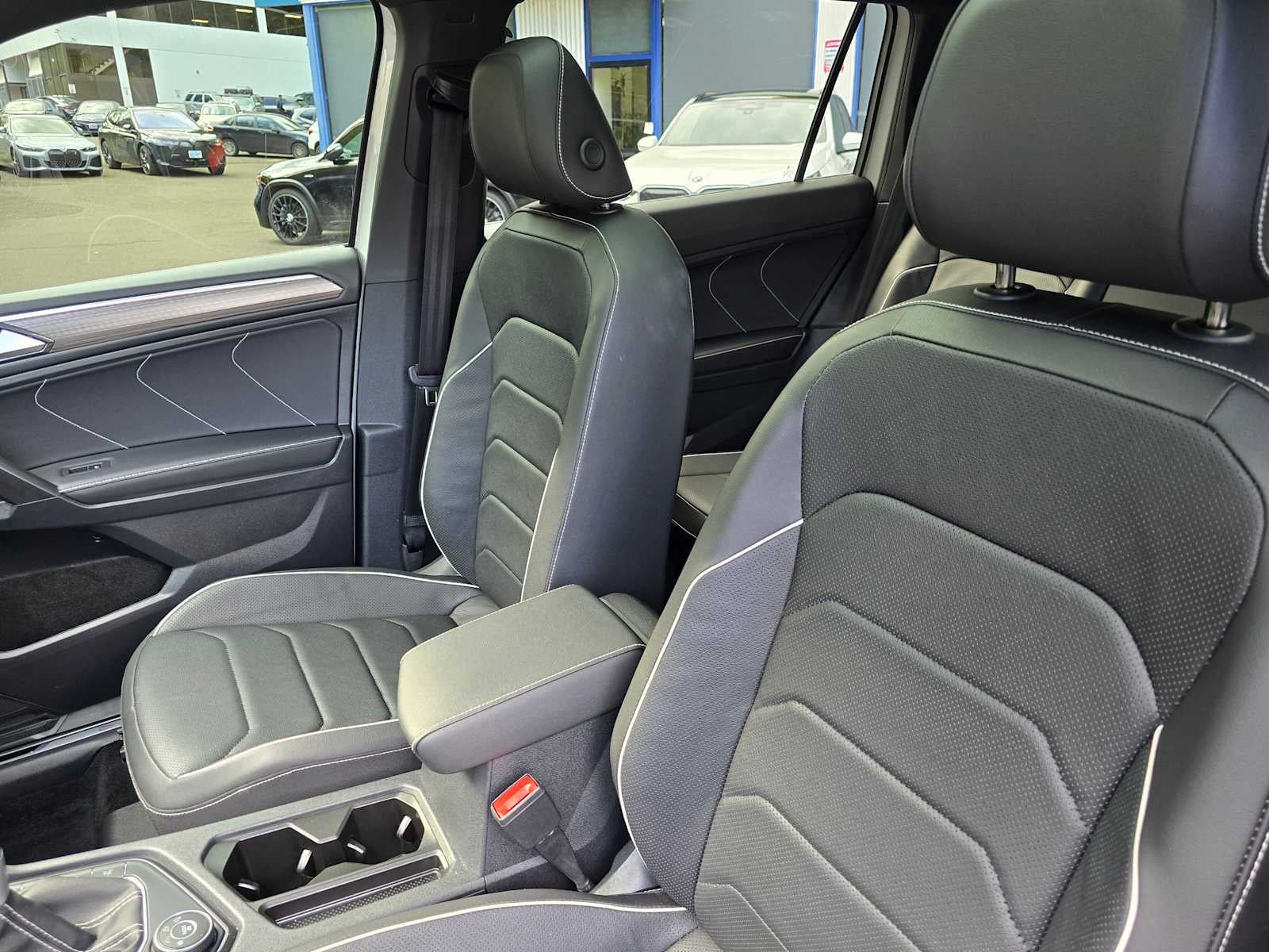 2023 Volkswagen Tiguan SEL R-Line