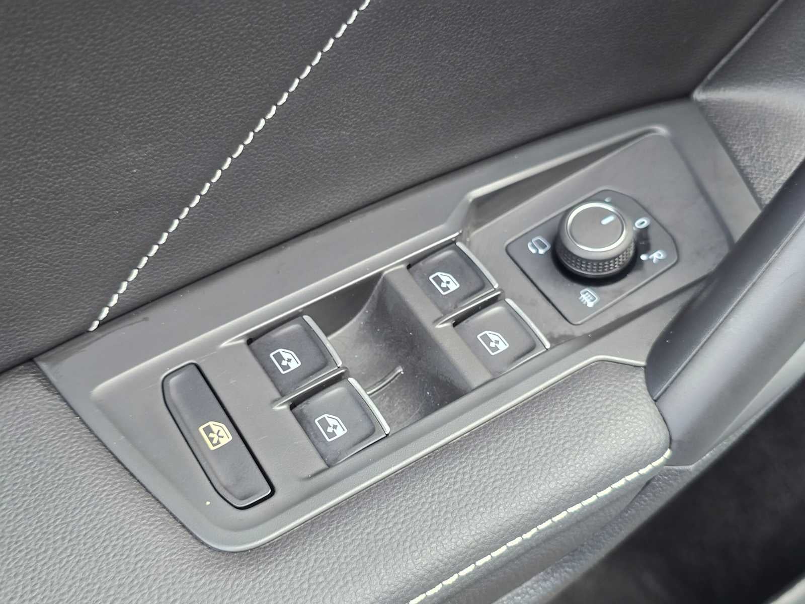 2023 Volkswagen Tiguan SEL R-Line