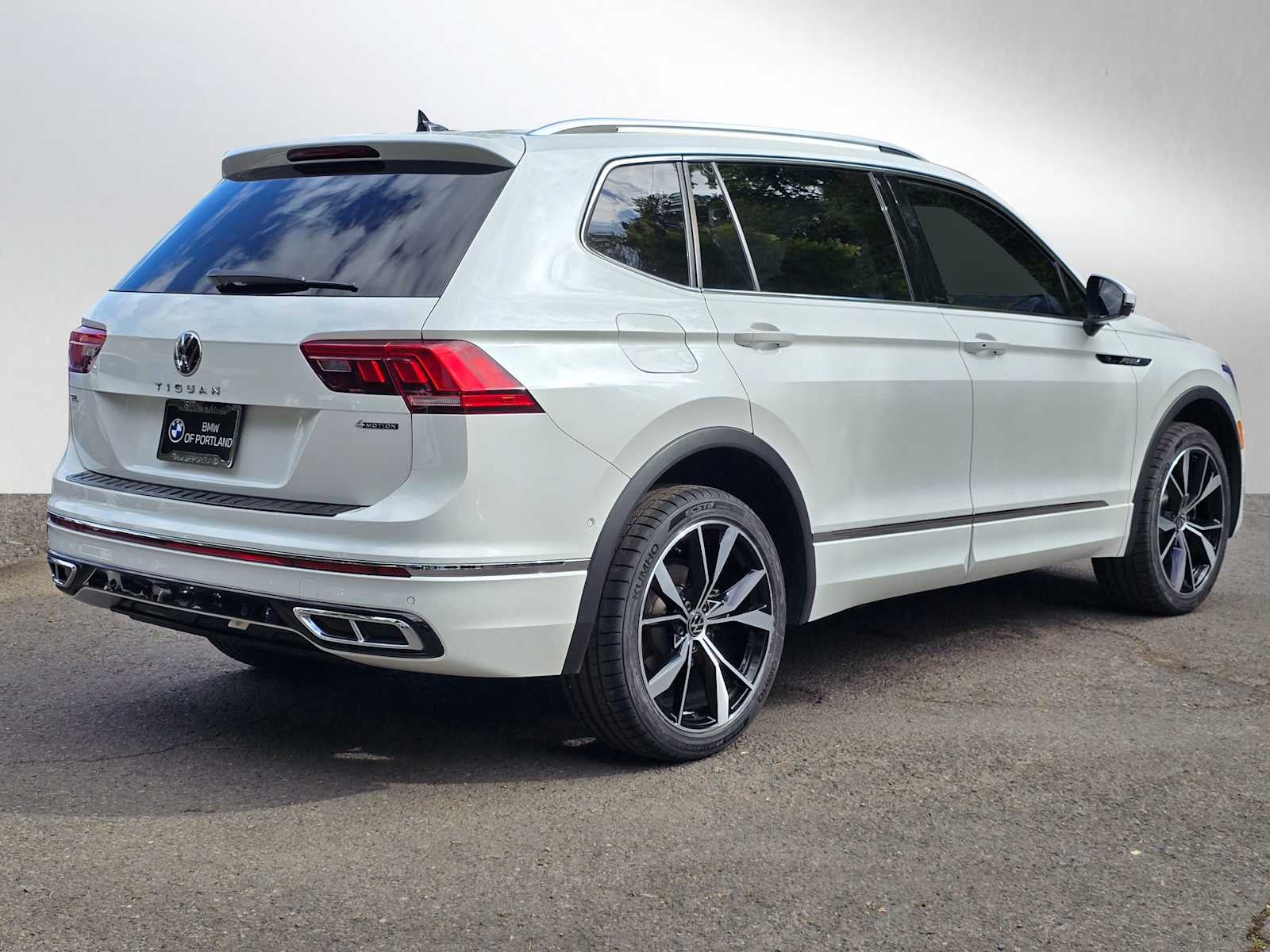 2023 Volkswagen Tiguan SEL R-Line