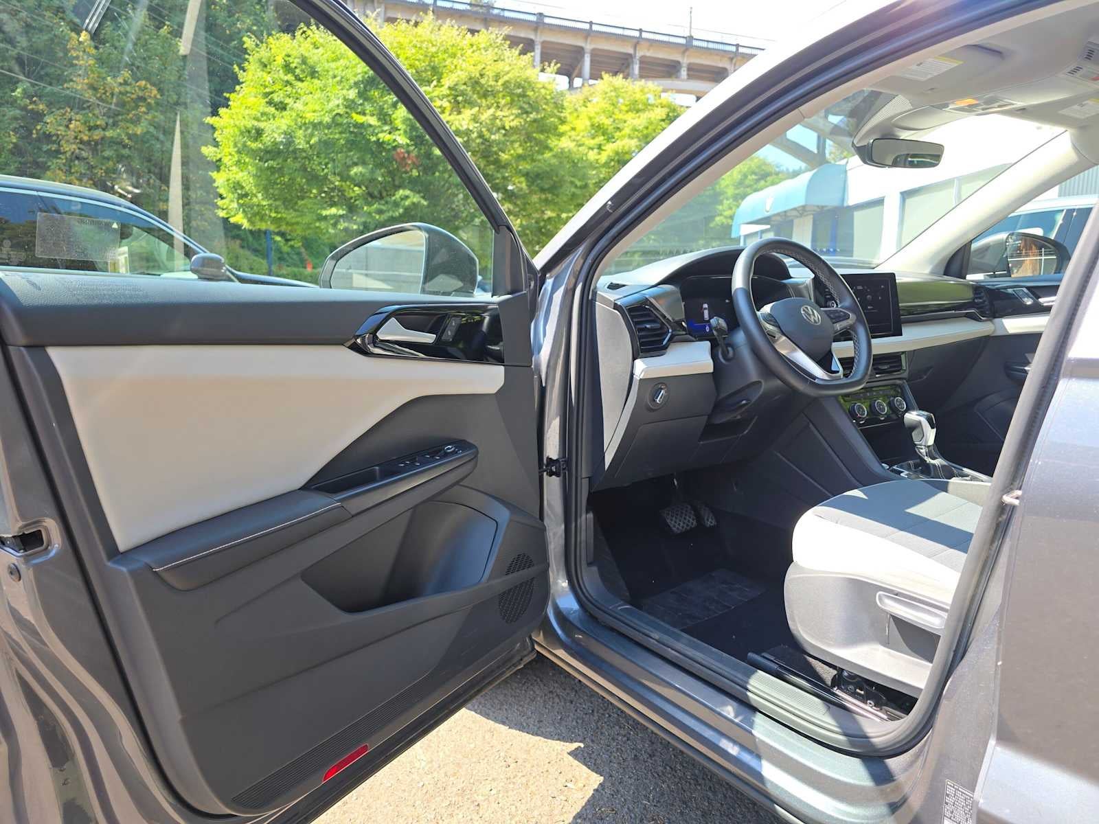 2025 Volkswagen Taos S