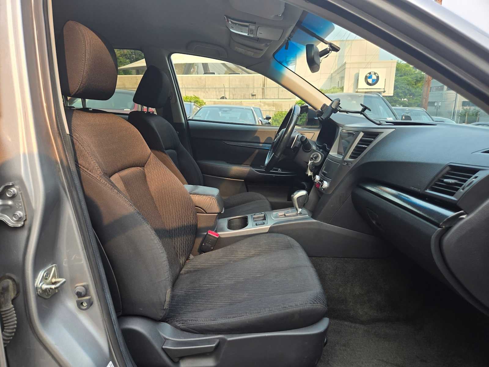 2011 Subaru Outback 2.5i Prem AWP/HK Aud