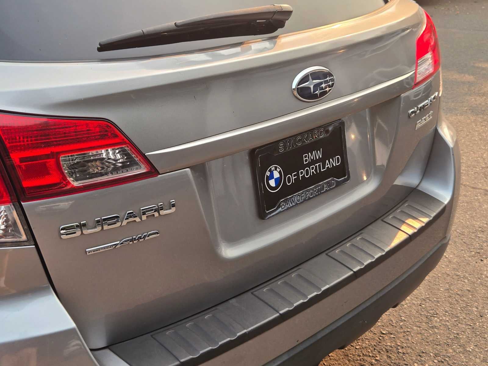 2011 Subaru Outback 2.5i Prem AWP/HK Aud