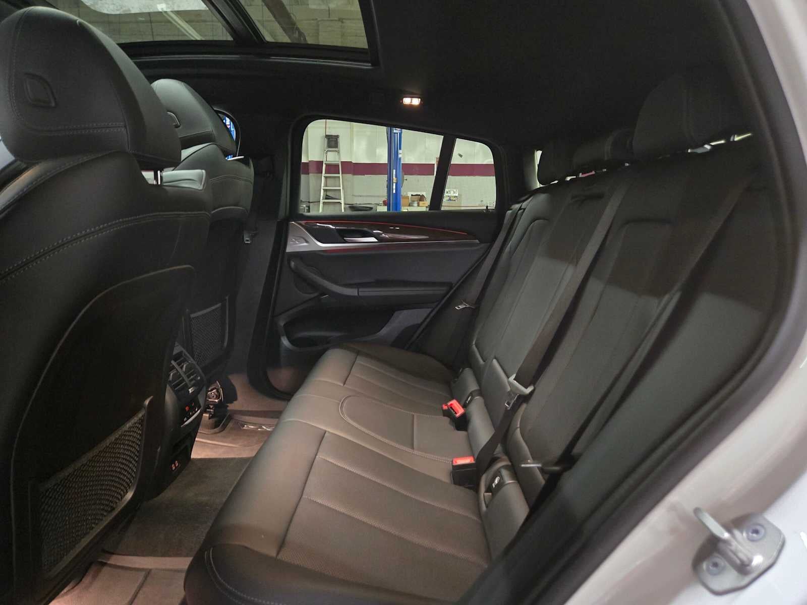 2023 BMW X4 xDrive30i