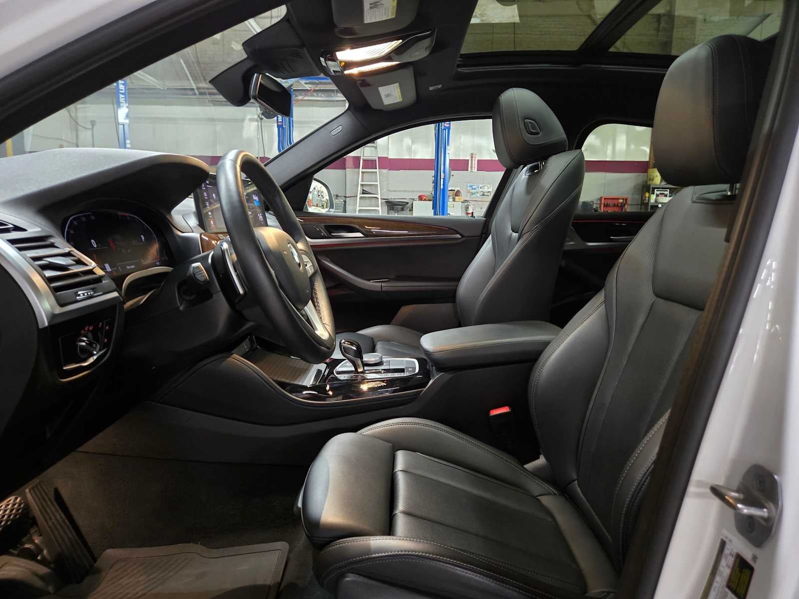 2023 BMW X4 xDrive30i