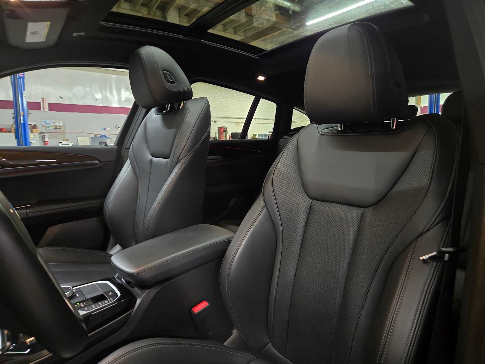 2023 BMW X4 xDrive30i