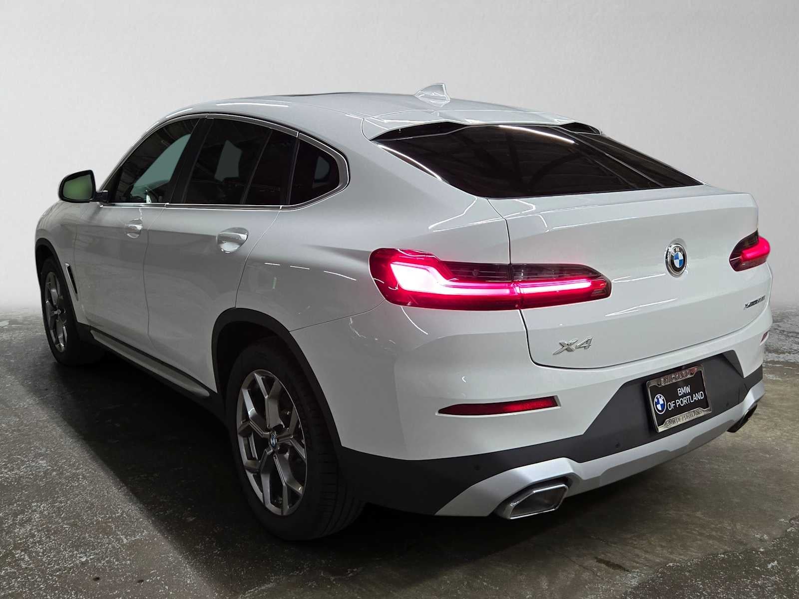 2023 BMW X4 xDrive30i