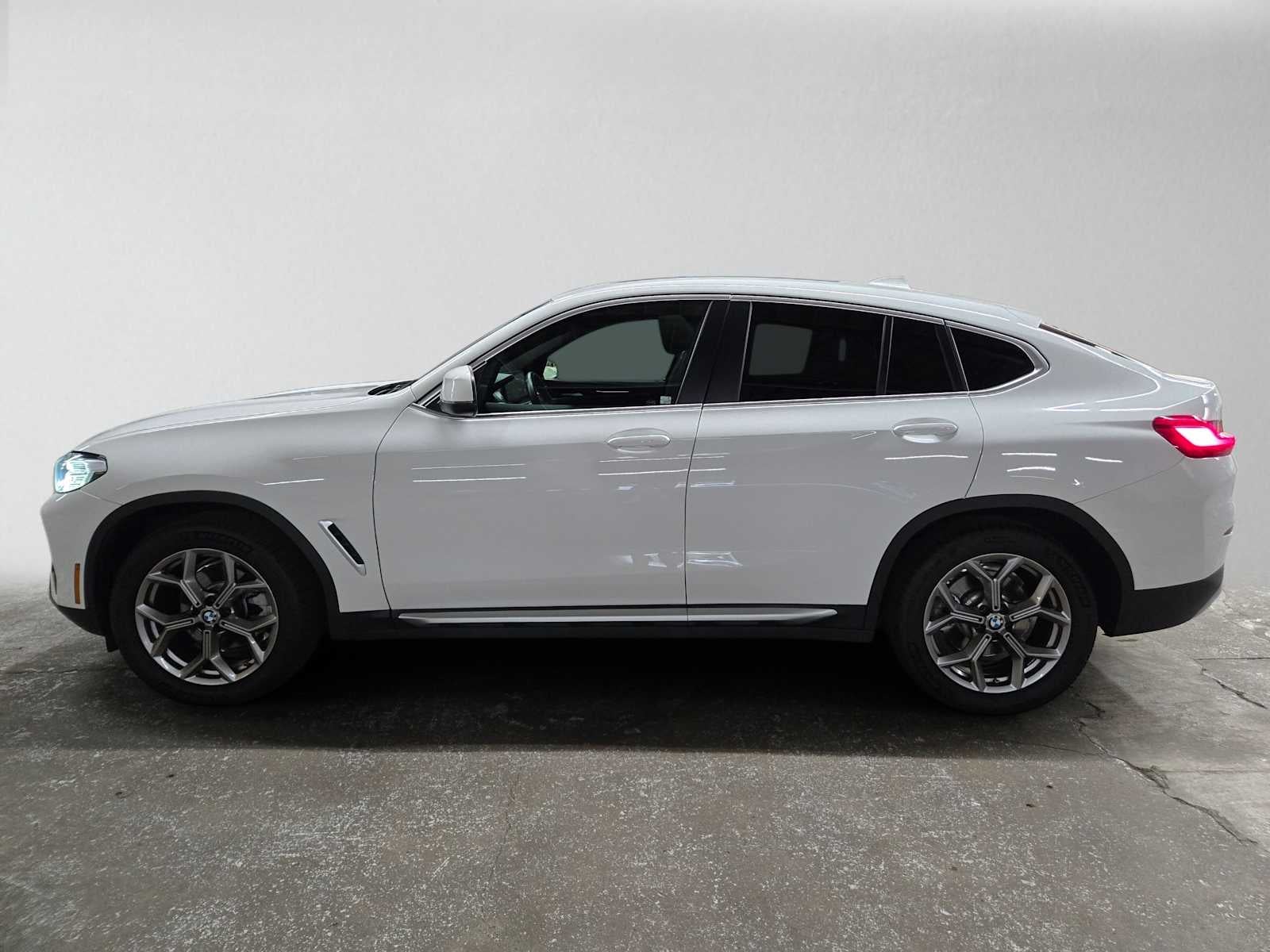 2023 BMW X4 xDrive30i