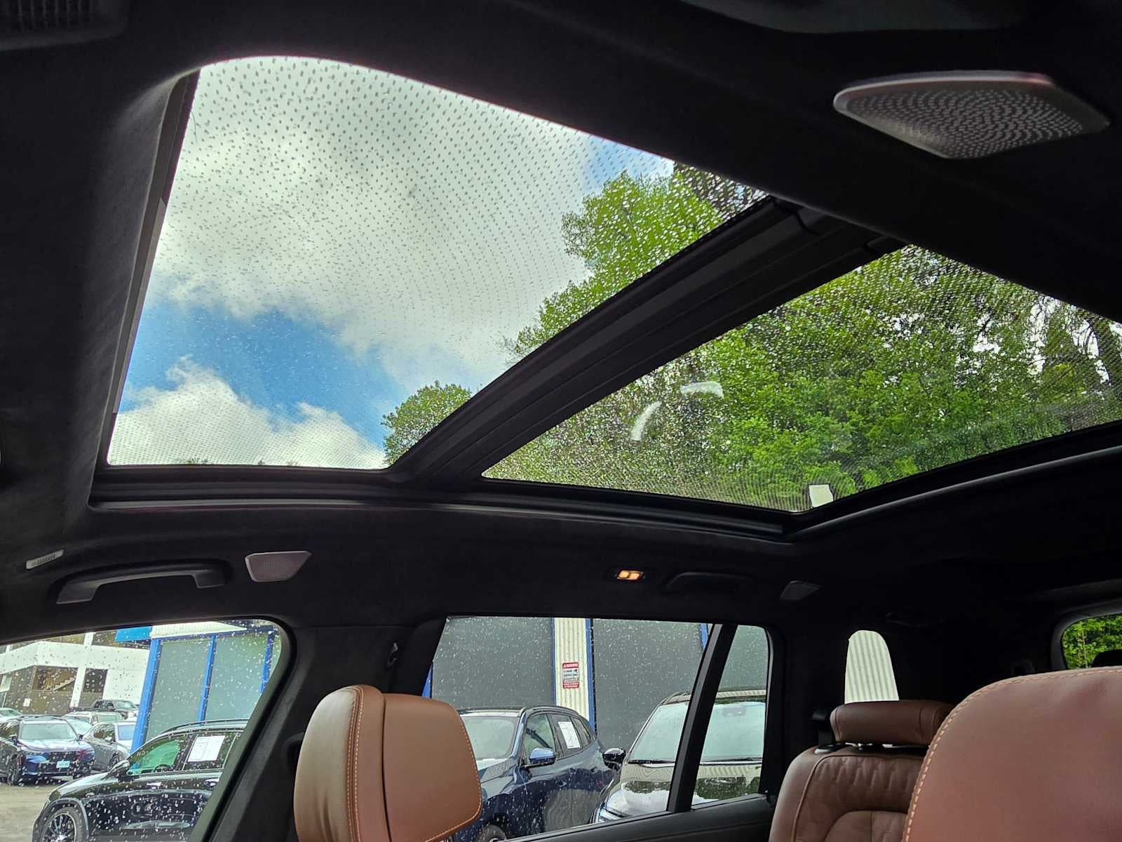 2026 BMW X7 M60i M60i