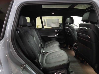 2027 BMW X7 M60i