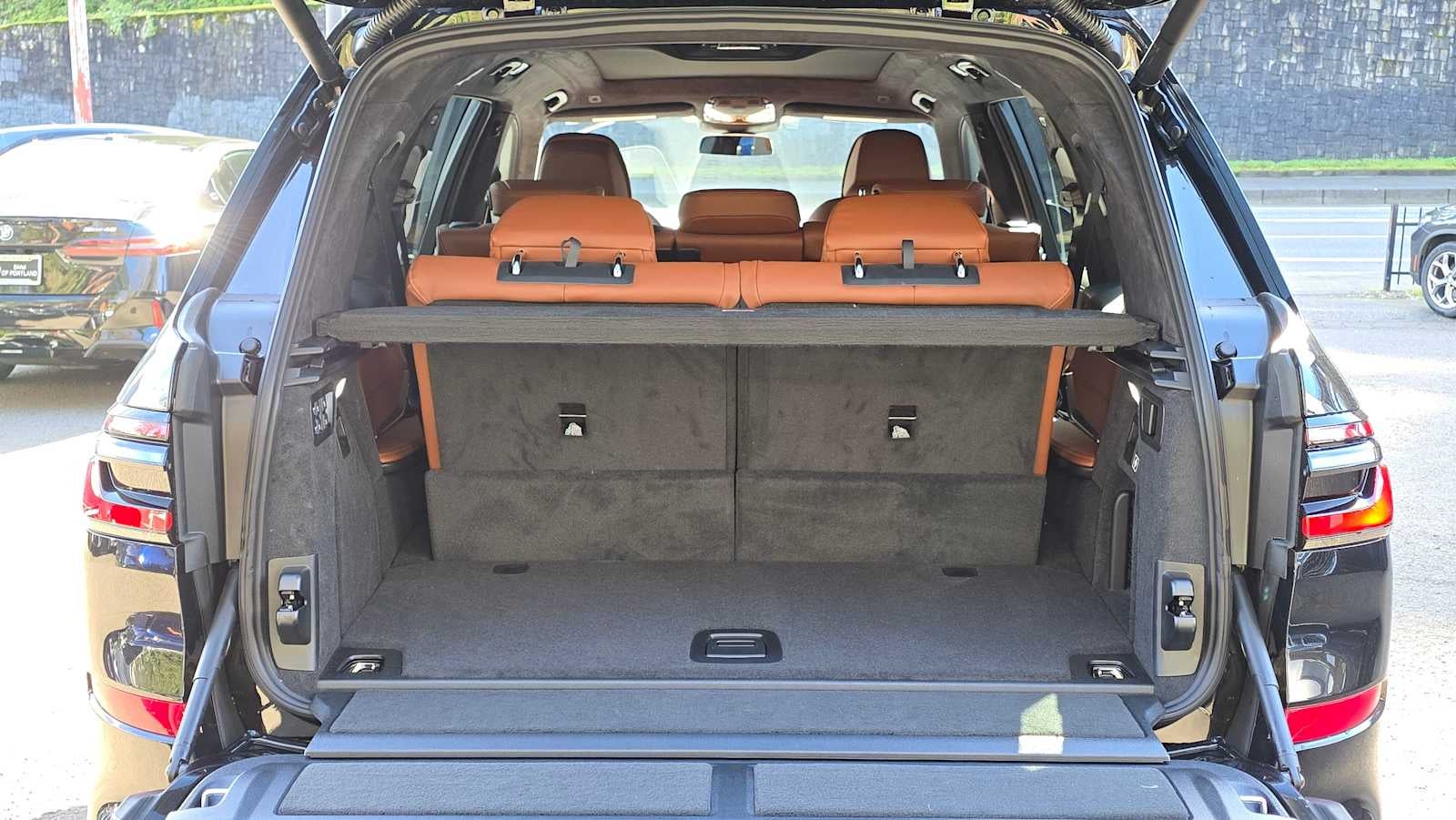 2026 BMW X7 M60i M60i