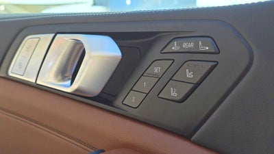 2026 BMW X7 M60i M60i