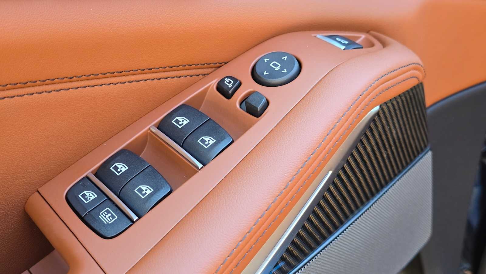 2026 BMW X7 M60i M60i