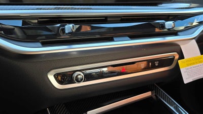 2026 BMW X7 M60i M60i