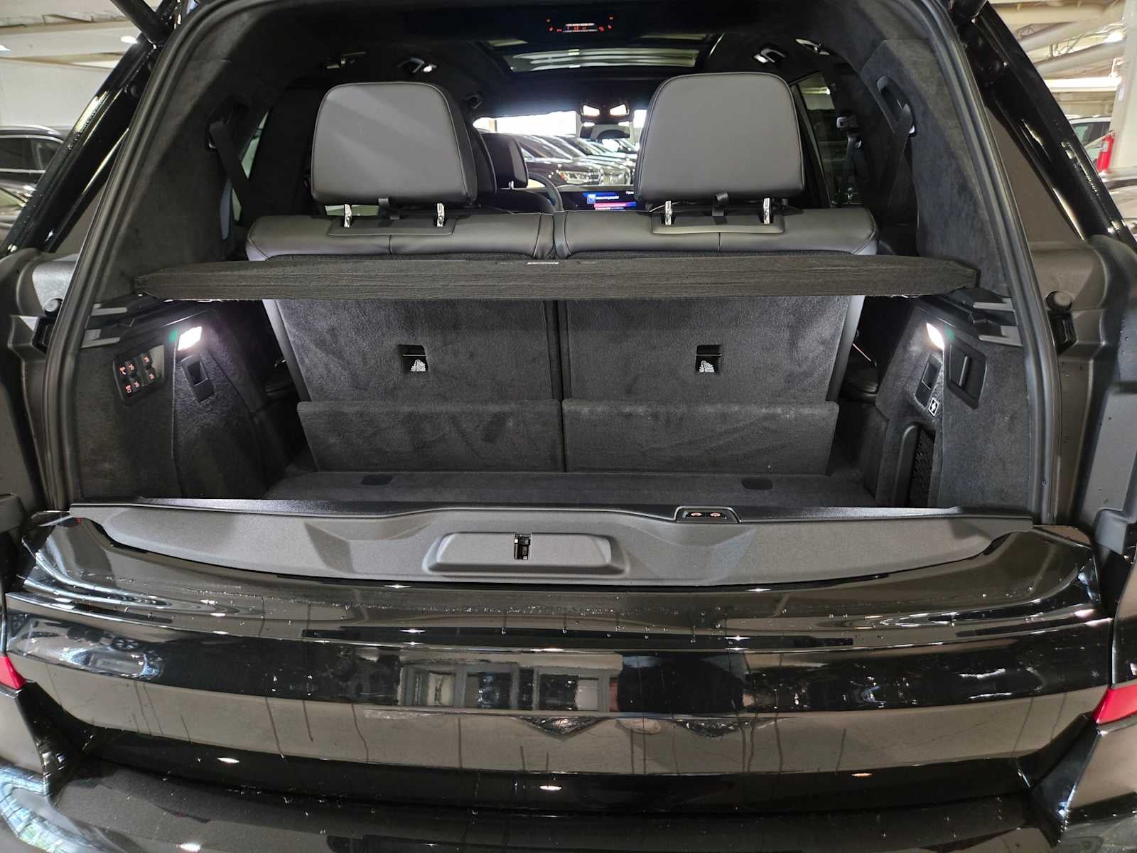 2027 BMW X7 M60i M60i