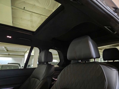 2027 BMW X7 M60i M60i