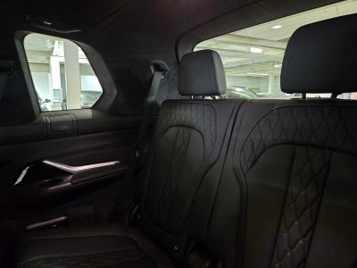 2027 BMW X7 M60i M60i
