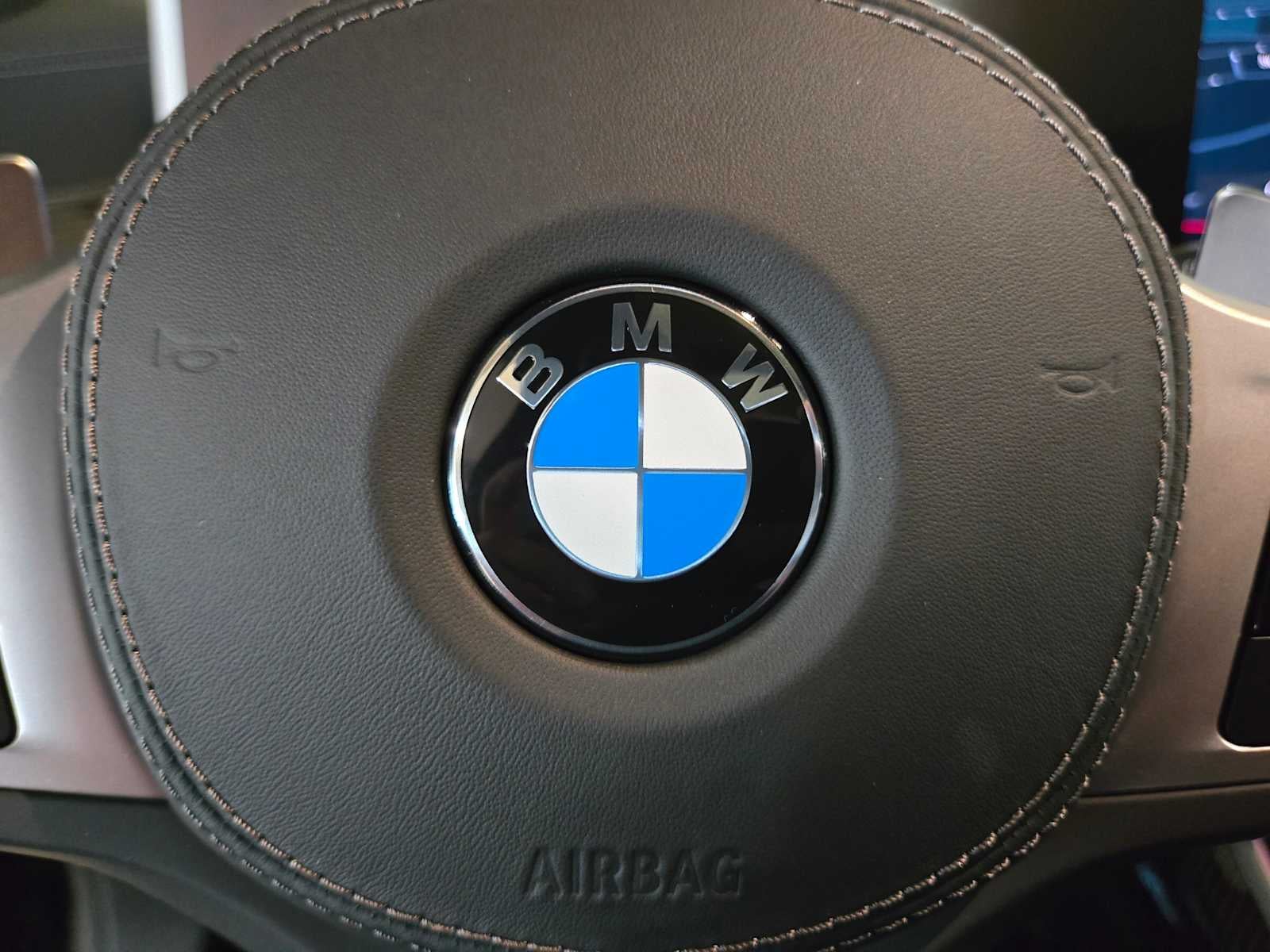 2027 BMW X7 M60i M60i