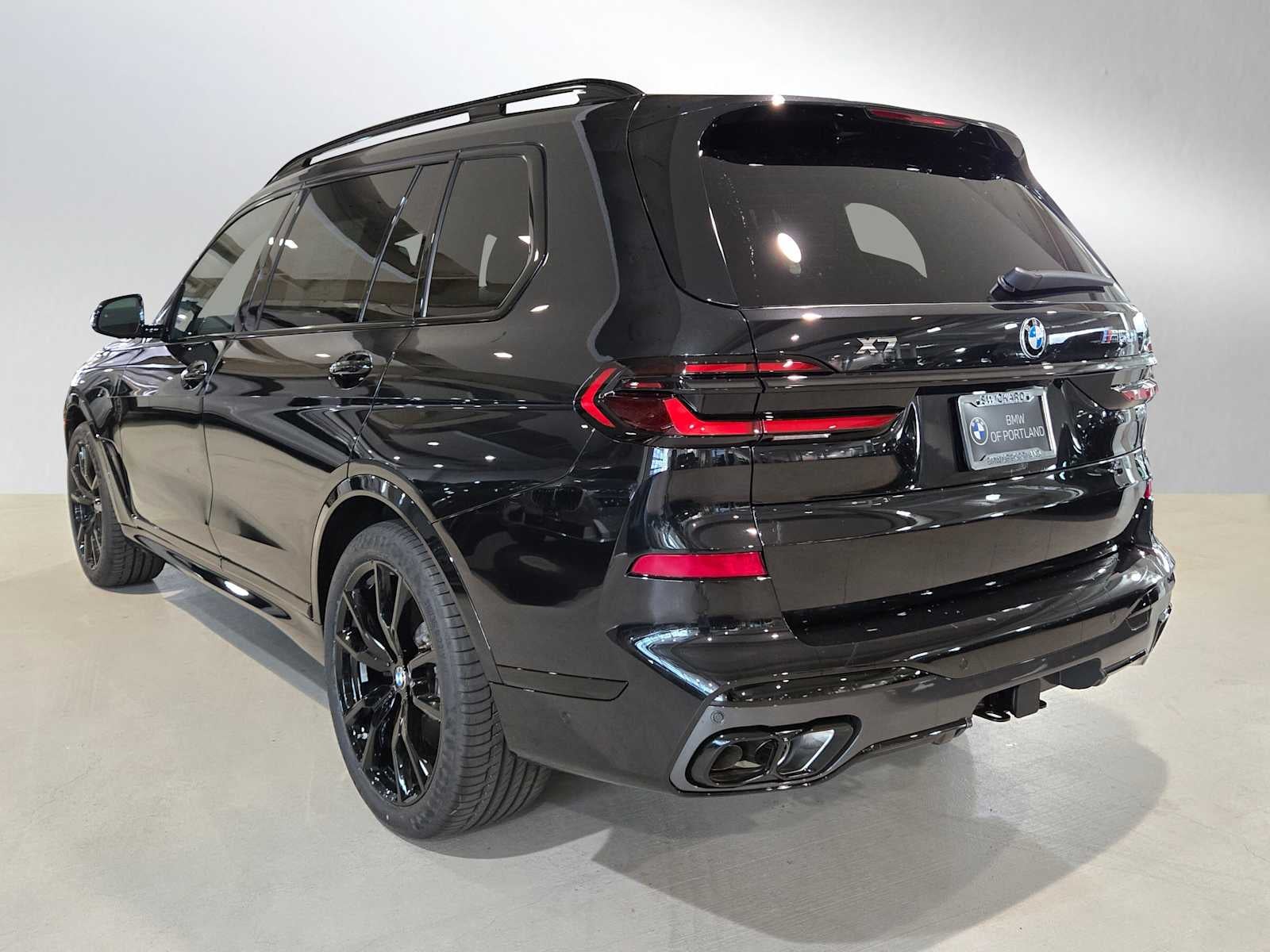 2027 BMW X7 M60i M60i
