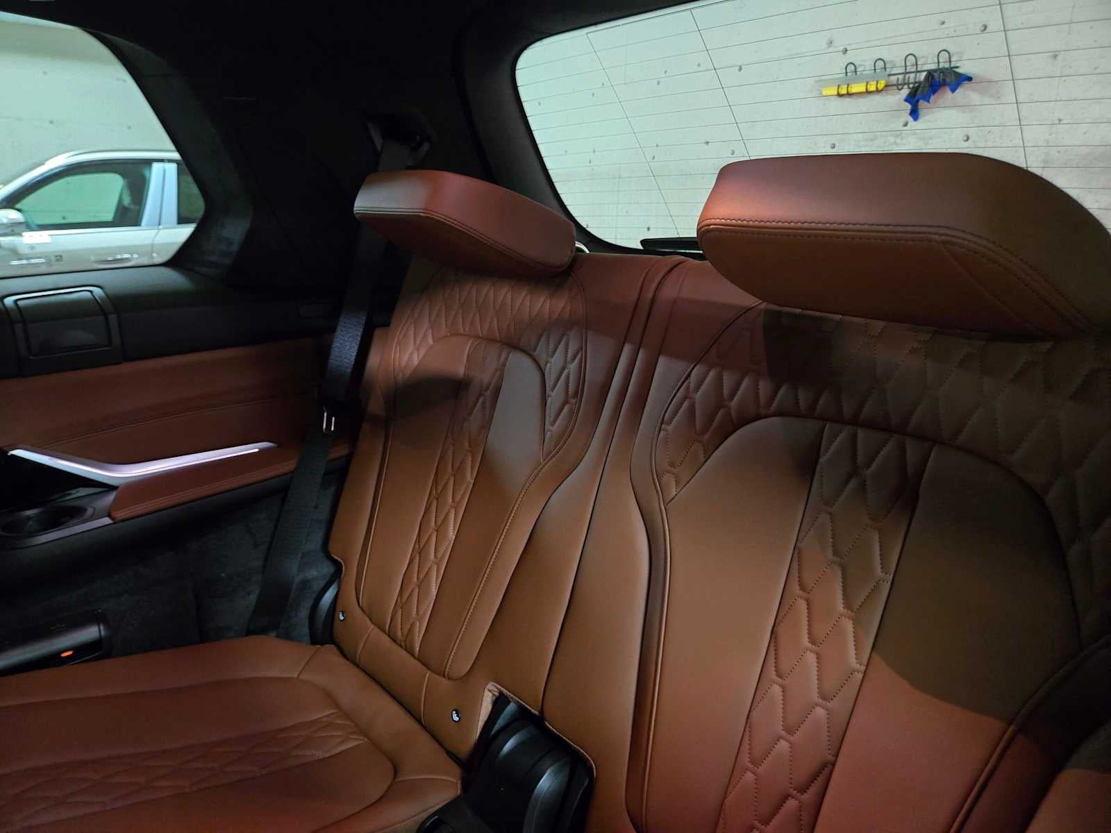 2027 BMW X7 M60i