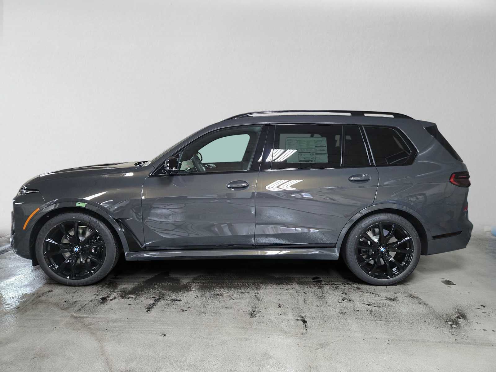 2027 BMW X7 M60i