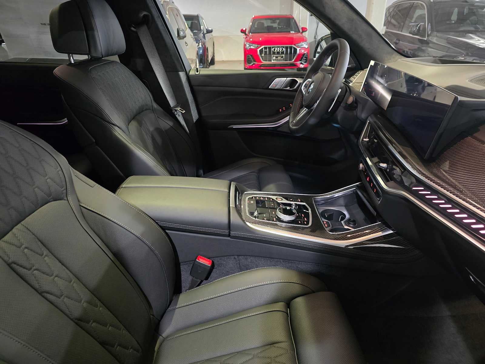 2026 BMW X7 M60i M60i