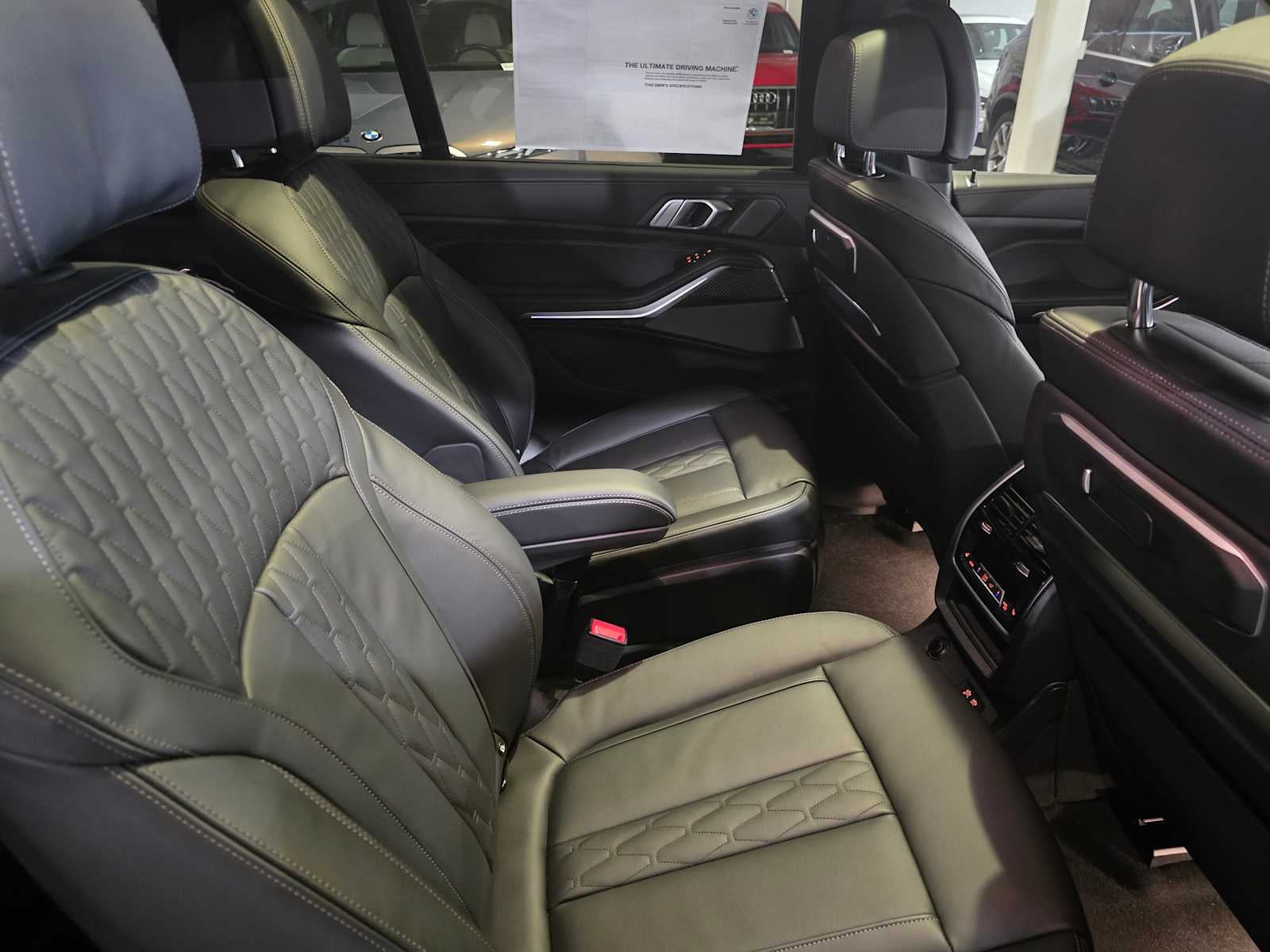 2026 BMW X7 M60i M60i