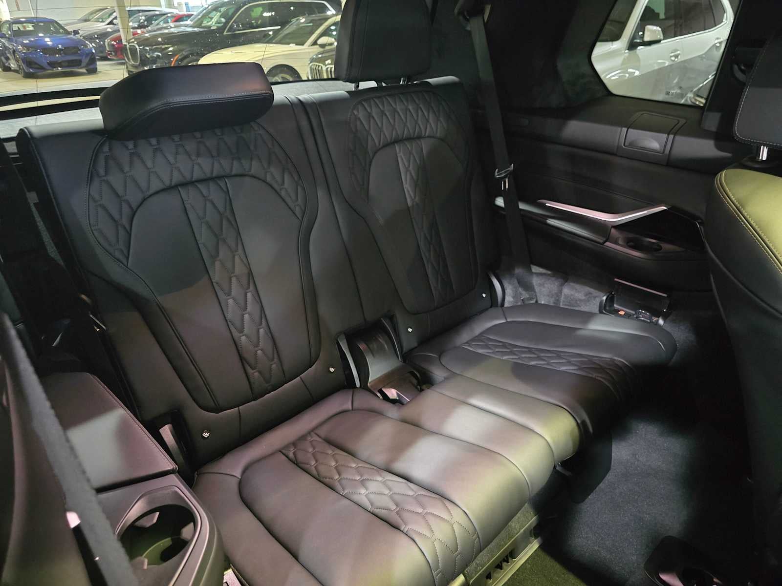 2026 BMW X7 M60i M60i