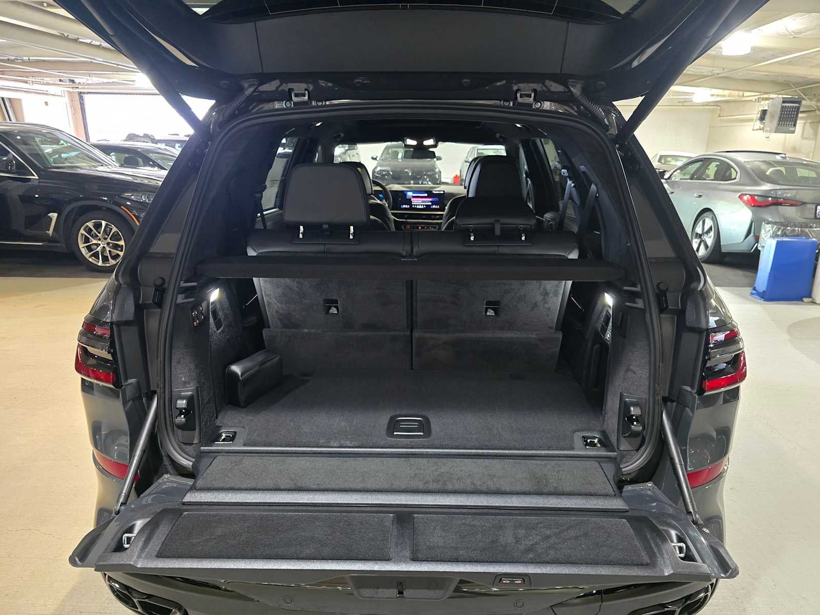 2026 BMW X7 M60i M60i