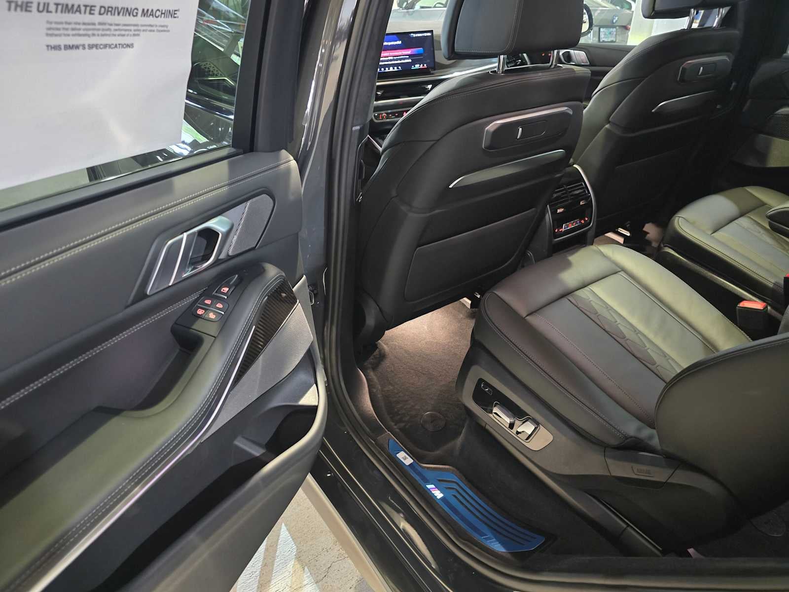 2026 BMW X7 M60i M60i