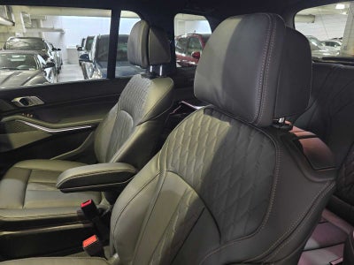 2026 BMW X7 M60i M60i