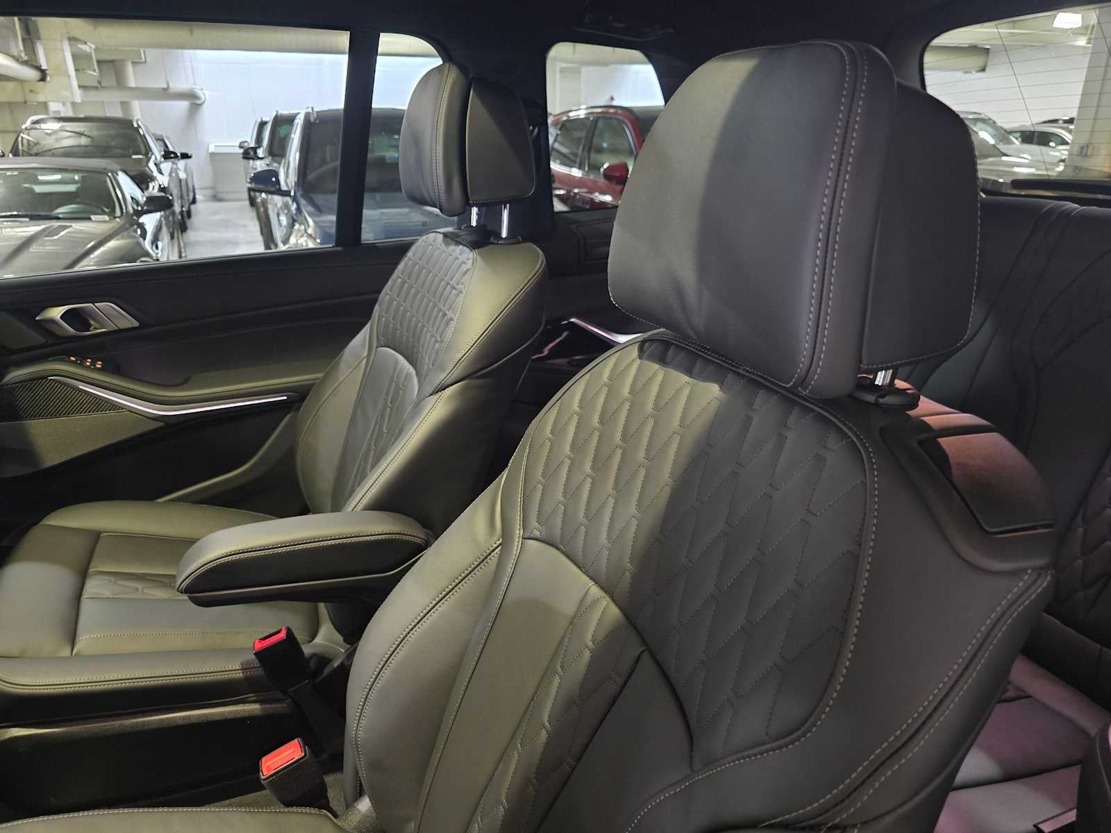 2026 BMW X7 M60i M60i