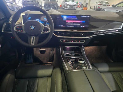 2026 BMW X7 M60i M60i