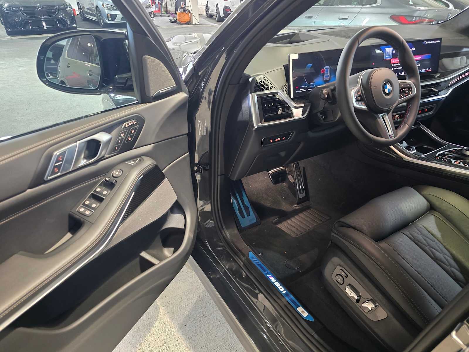 2026 BMW X7 M60i M60i