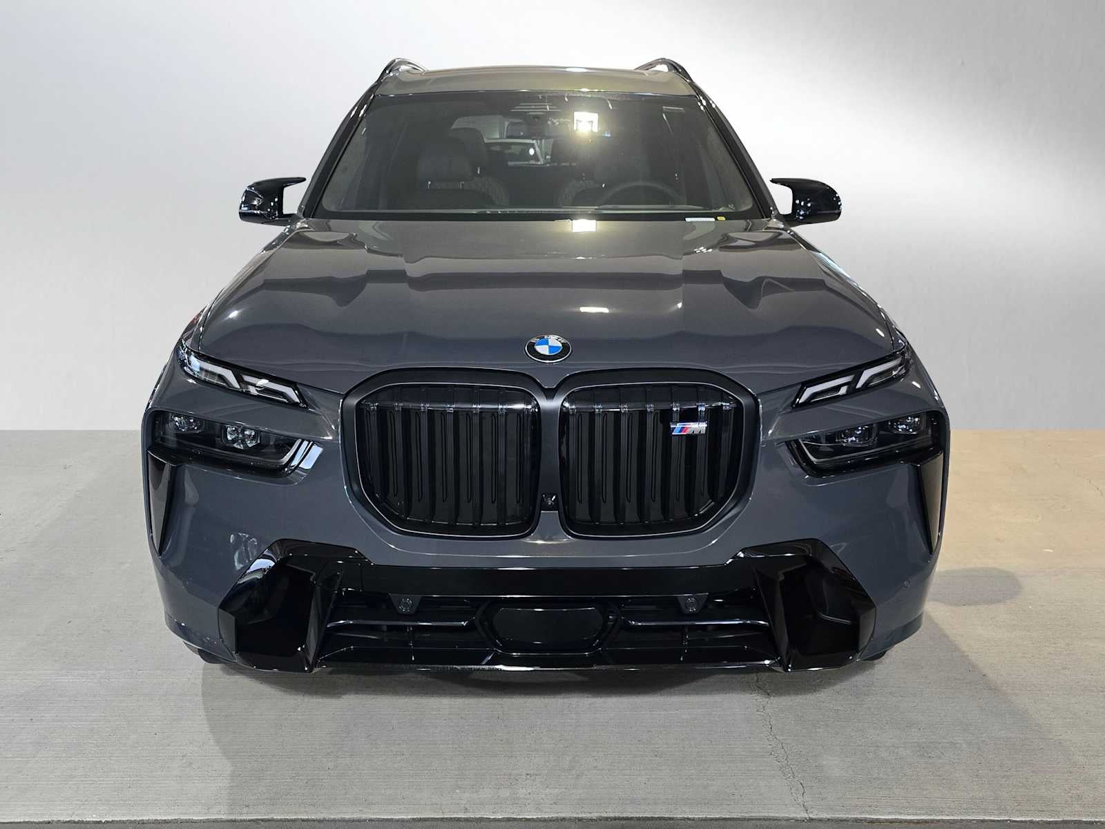 2026 BMW X7 M60i M60i