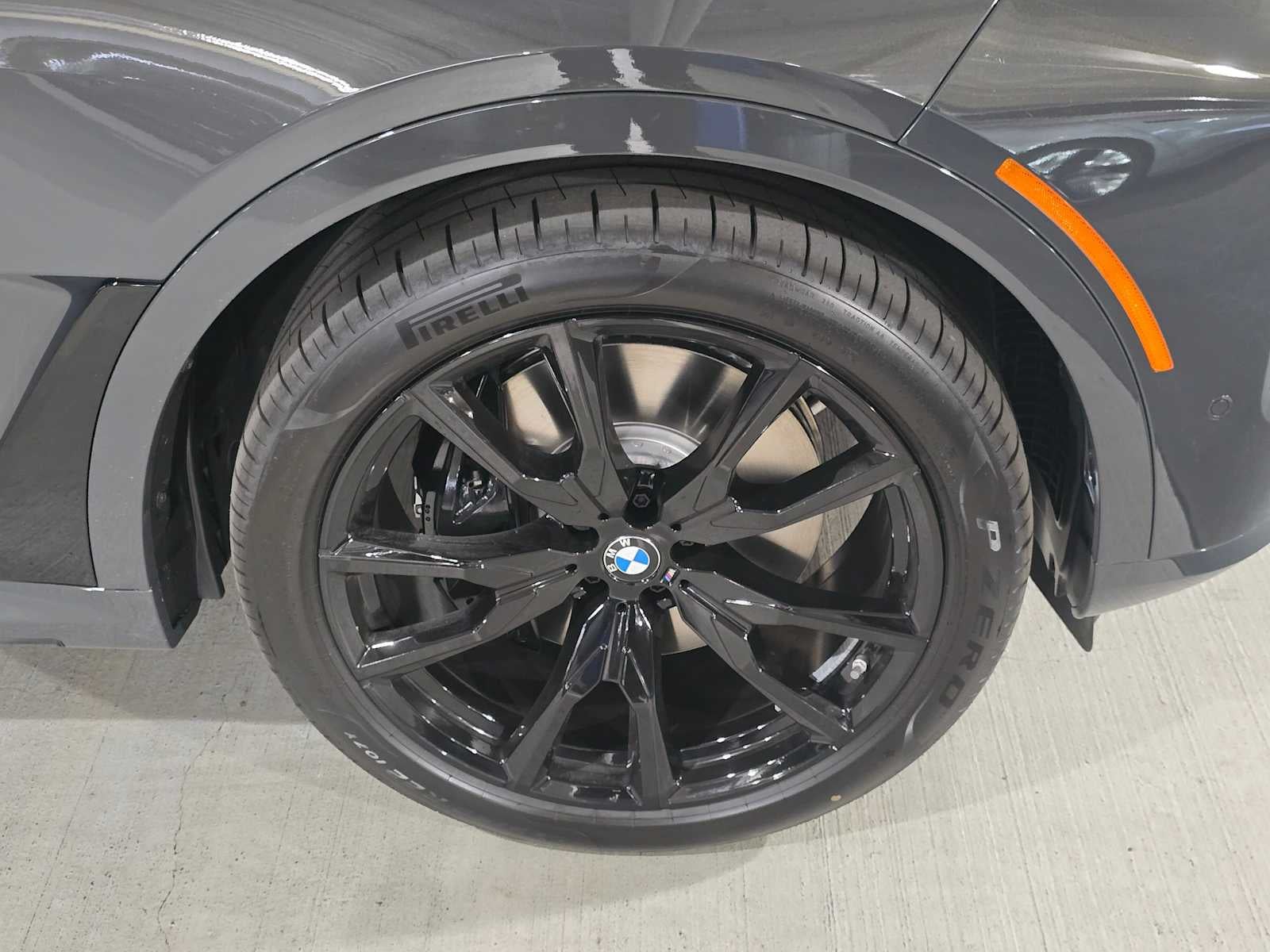 2026 BMW X7 M60i M60i