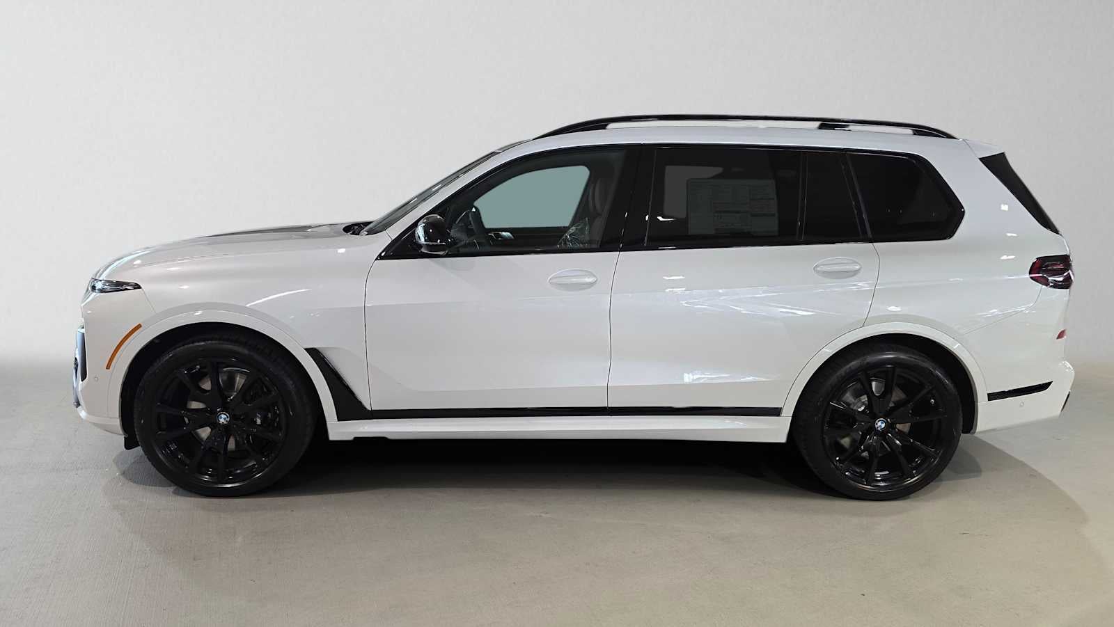 2027 BMW X7 M60i