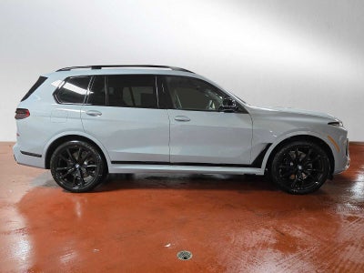 2026 BMW X7 M60i