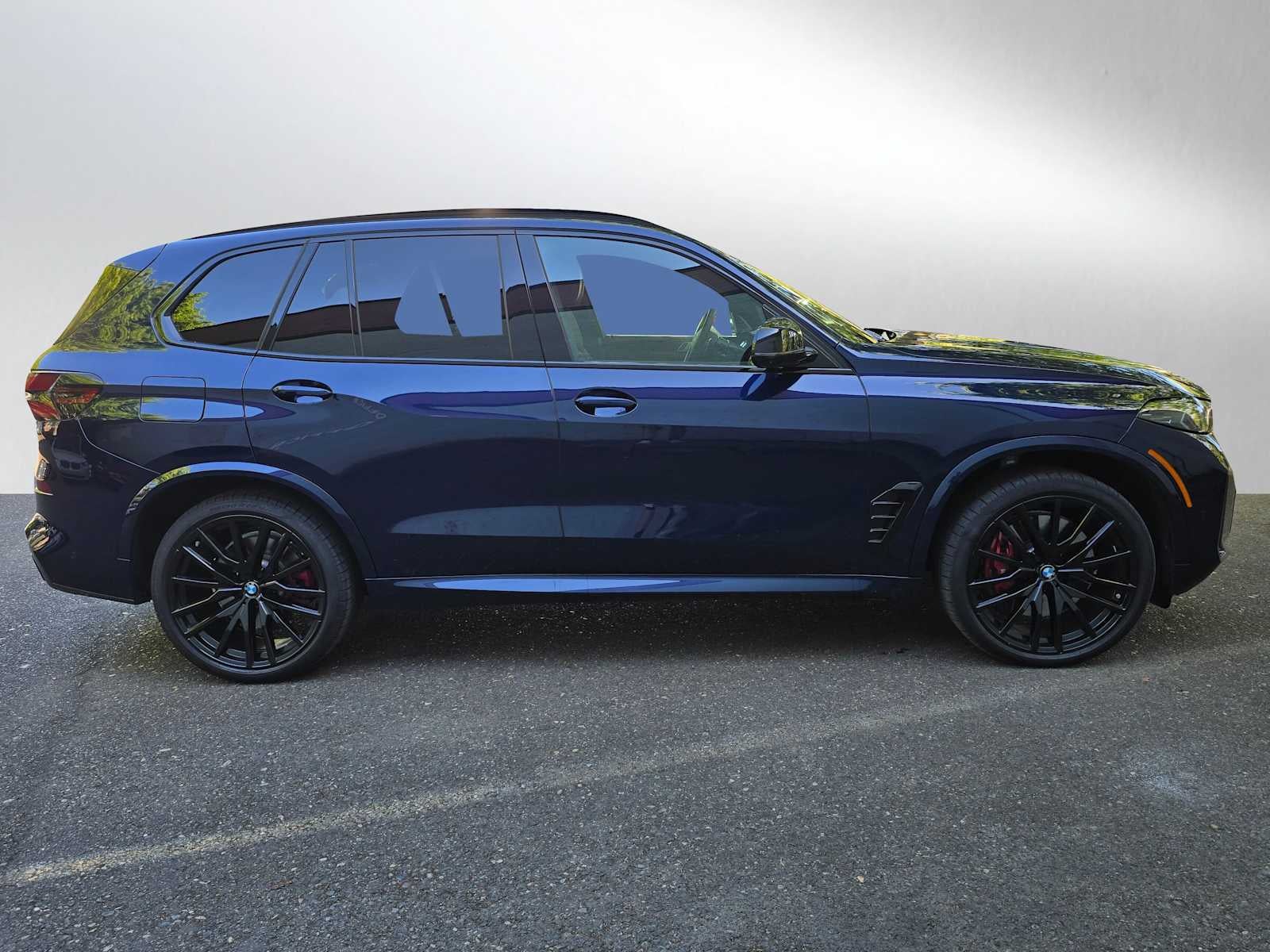 2025 BMW X5 M60i M60i