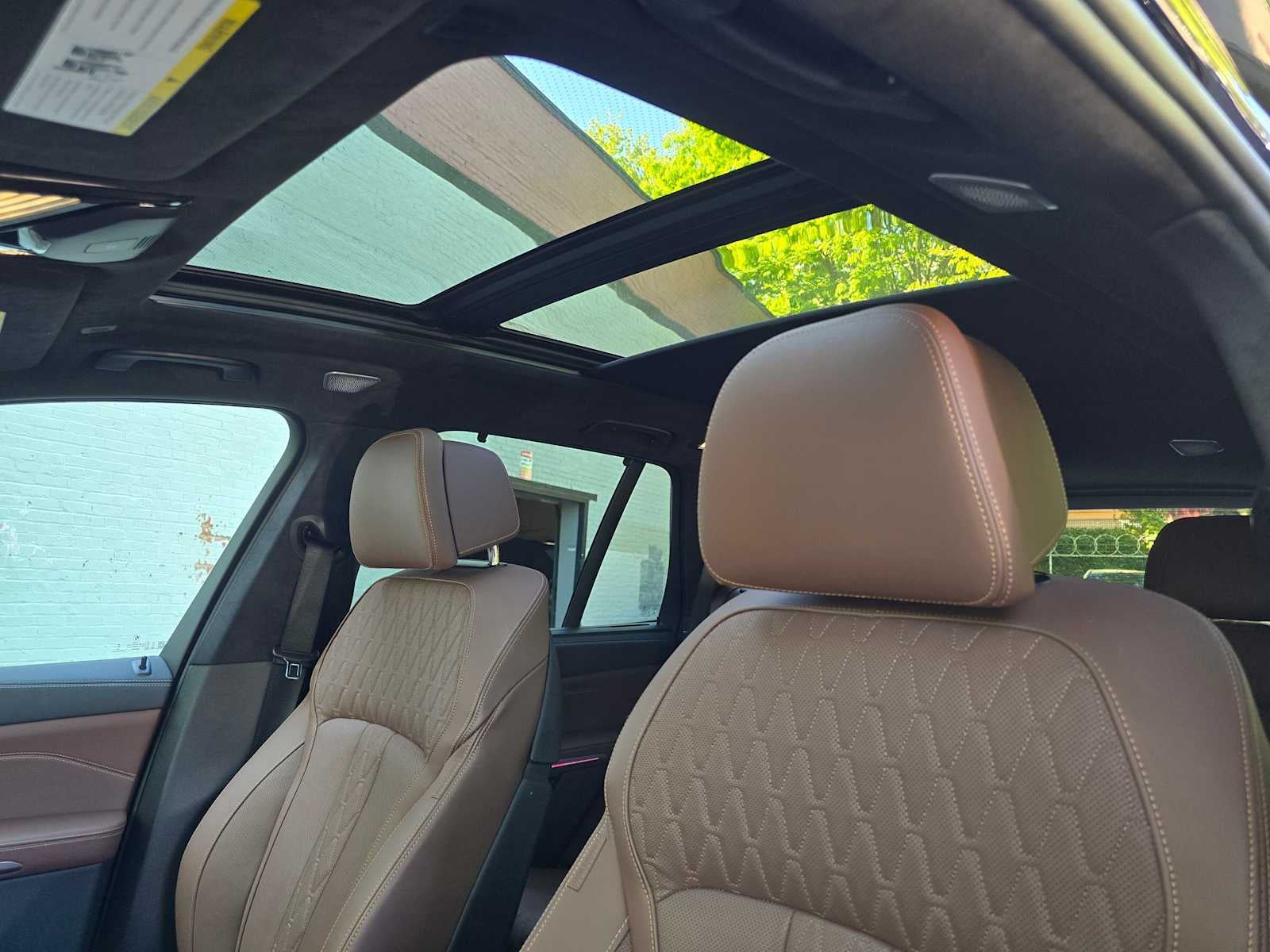 2025 BMW X5 M60i M60i