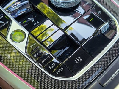 2025 BMW X5 M60i M60i