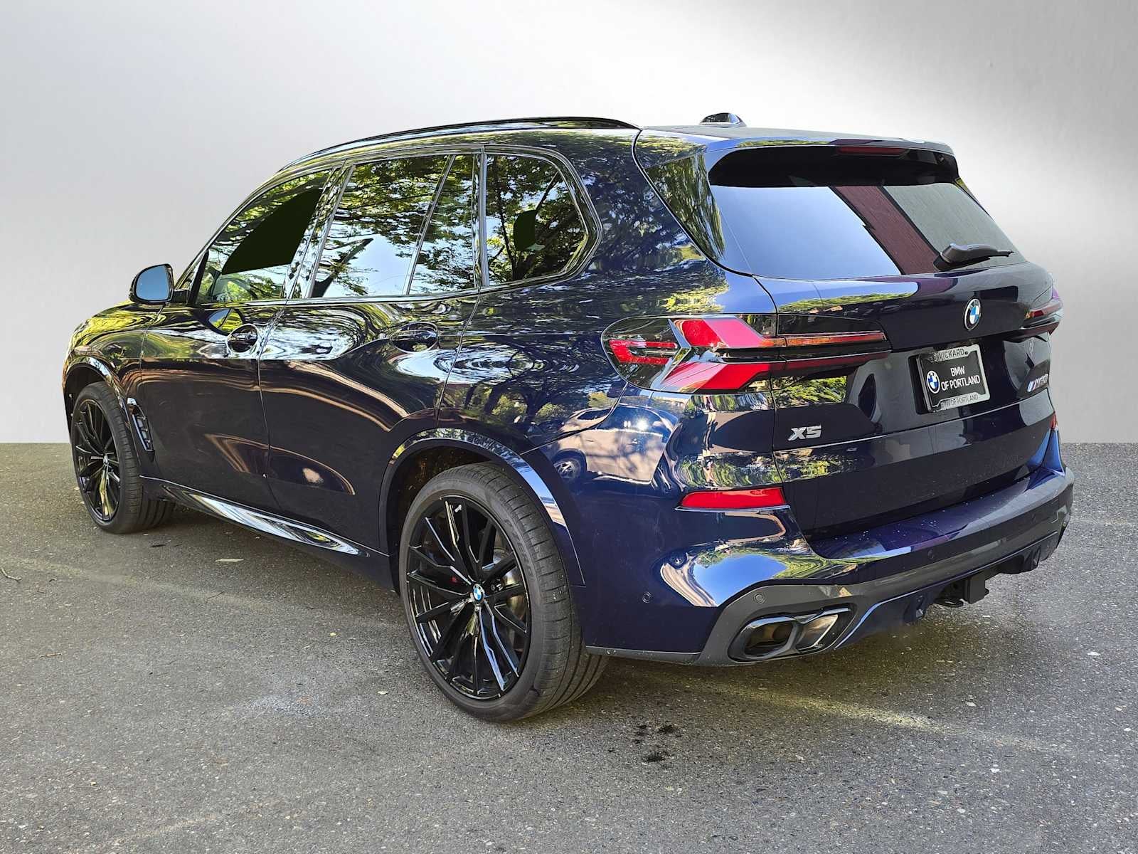 2025 BMW X5 M60i M60i