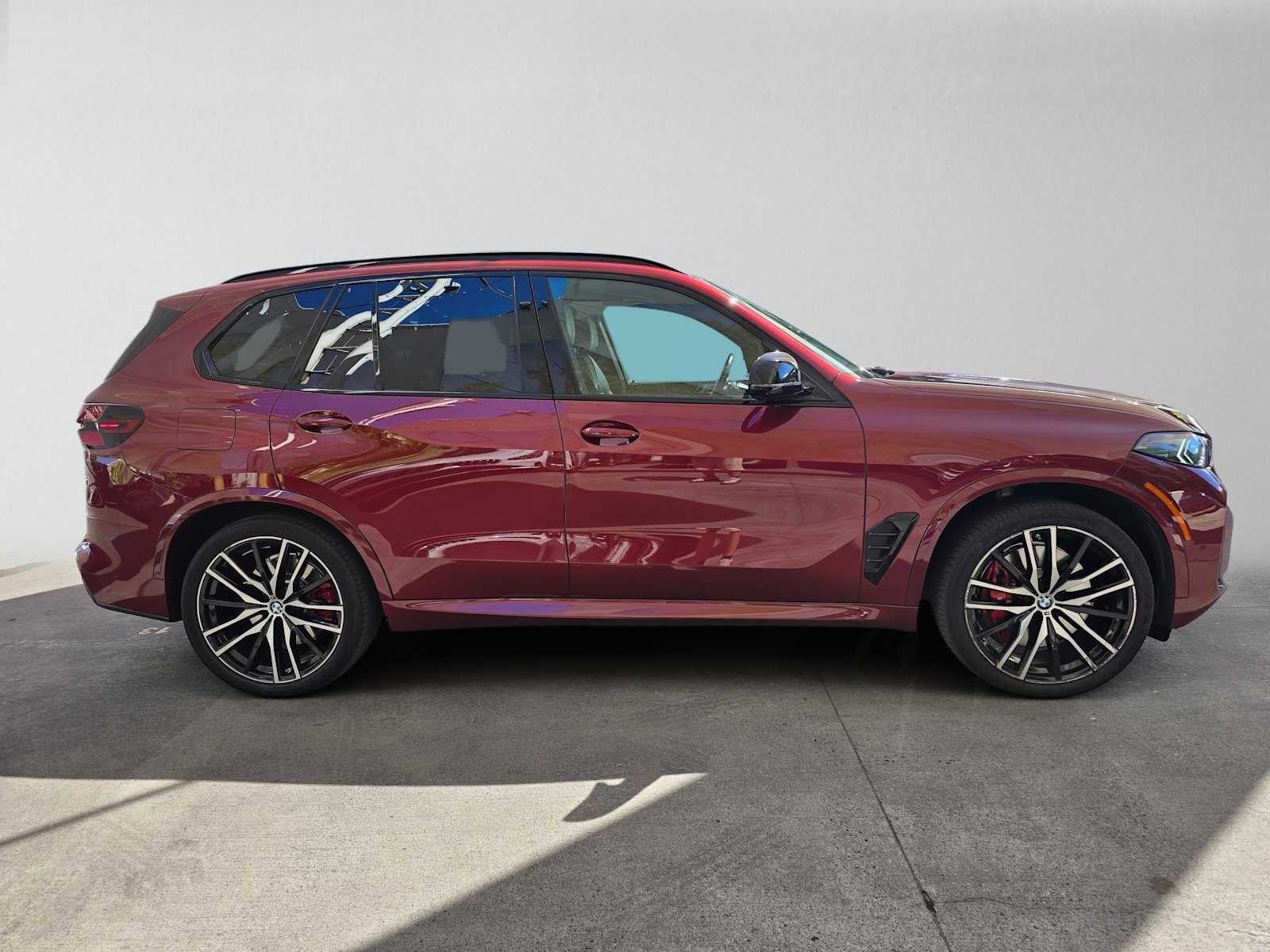 2024 BMW X5 M60i M60i